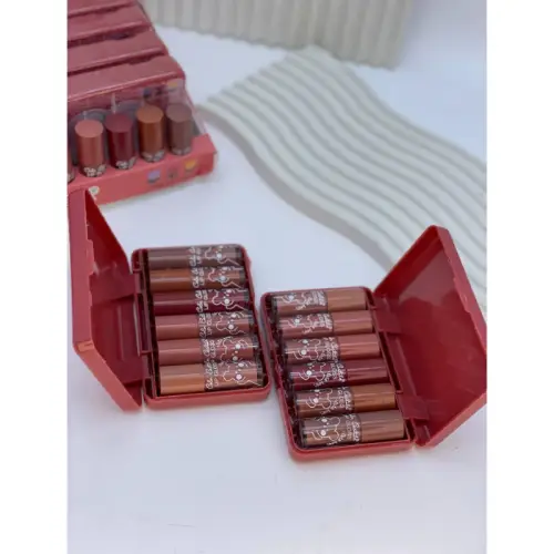 پک رژلب مایع خرسی جعبه دار کد M681