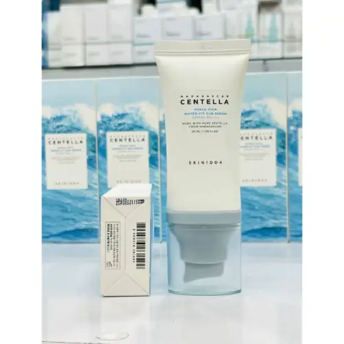 Centella-Skin-Sunscreen-Model-Skin1004-Hyaluronic-Code-M707