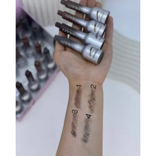 Eyebrow-tweezers-Huda-Beauty-Code-M708