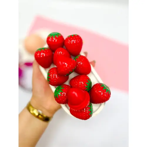 Buy-lip-balm-heat-strawberry-lip-balm-vaseina-model-s041