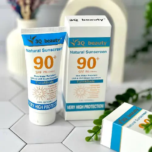 راهنمای-خرید--کرم-ضد-افتاب-بی-رنگ-تری-کیو‌بیوتی-spf-90