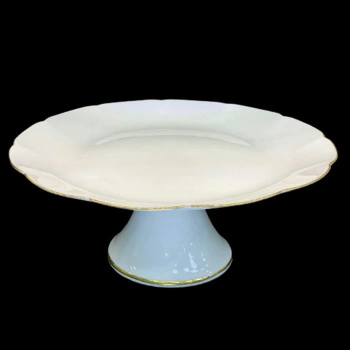 Buy-pastry-and-roll-eating-code-z743