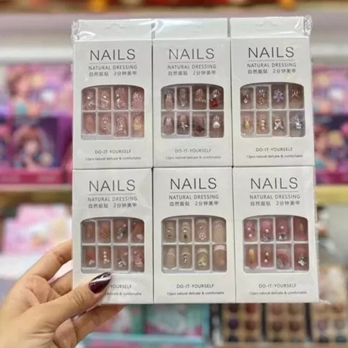 Buy-nails-with-jewels-for-adults