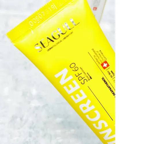 پخش کرم ضدآفتاب رنگی فاقد چربی SPF60 سی‌گل کد t517 عمده