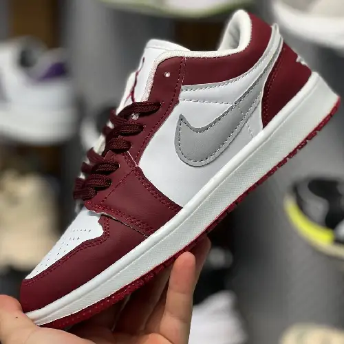 Distribution of women's Jordan 1 low-top sports shoes, new model, single and wholesale, code M2052