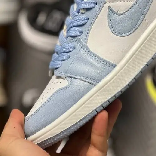 Distribution of women's Jordan 1 low-top sports shoes, new model, single and wholesale, code M2052