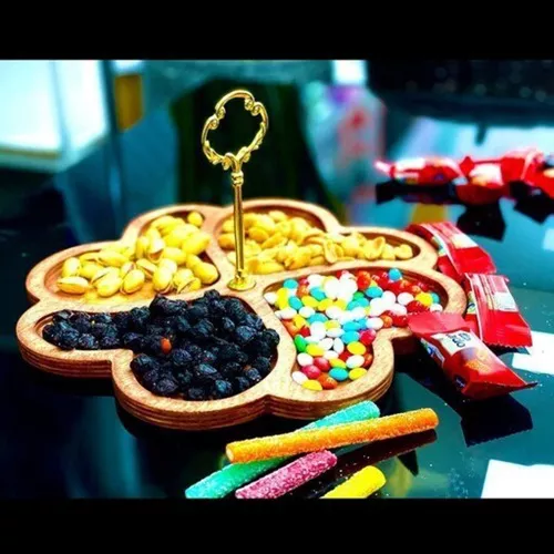 Single-handled, large-sized, wooden-handled, dessert-serving