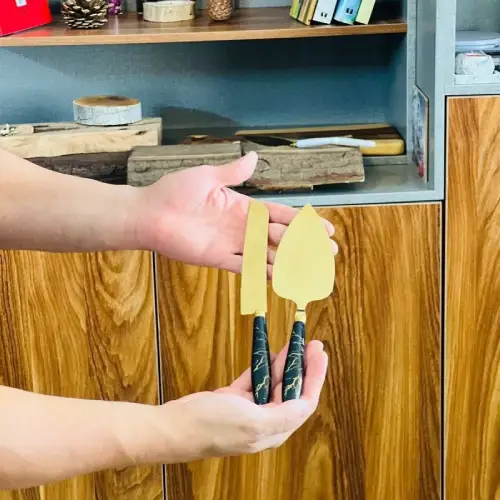 ست-کارد-و-کفگیر-سرو-کیک-طرح-ماربل-کد-e689-تک-و-عمده