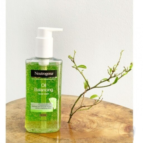 خرید ژل شستشو صورت پمپی نوتروژینا Neutrogena تک و عمده کدZ1779