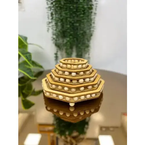 Five-piece riser with single- and major-code nut