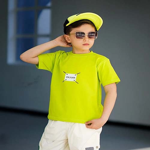 تي شيرت مطبوع عليه صورة واحدة