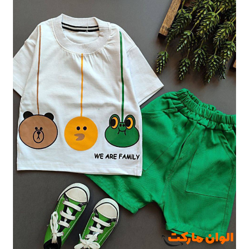 Set-T-Shirt-Pants-Jewelry-Model