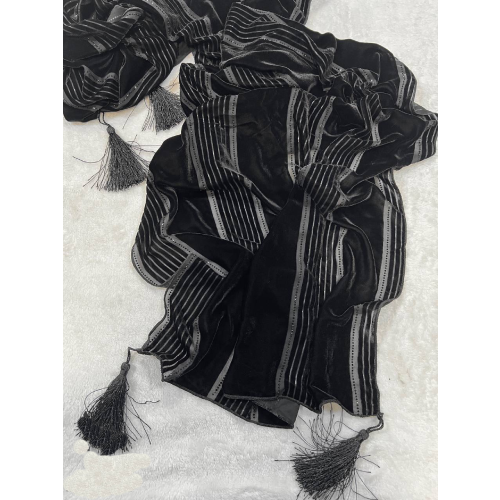 Gucci-c008-black-turgan-scarf-for-women
