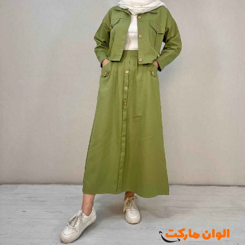 Buy a set of blouses and pants made of foreign yarn.