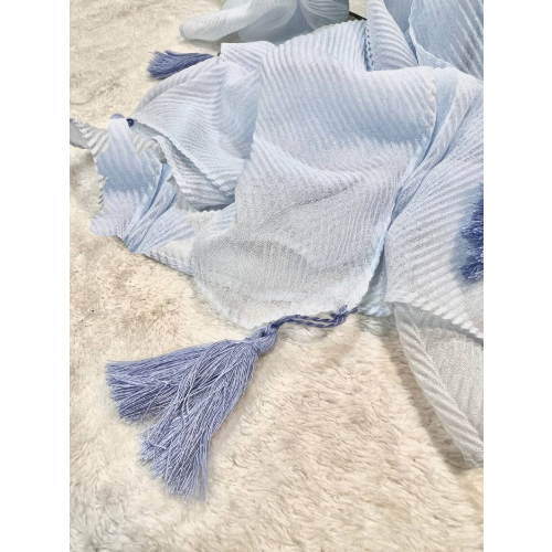Buy-simple-women's-shawl-with-polka-dots