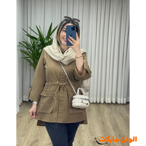 Women's coat with buttons