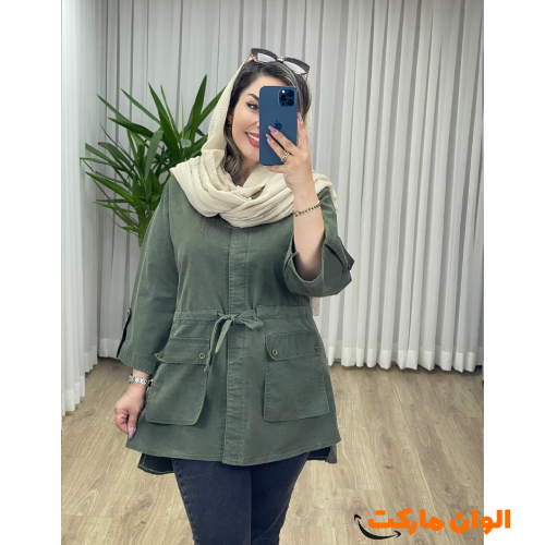 Women's coat with buttons