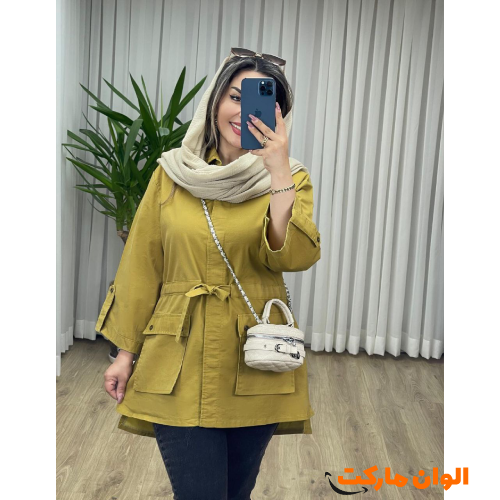Women's coat with buttons