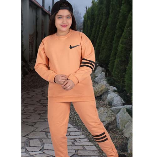 طقم تيشيرت وبنطلون رياضي للأطفال من Nike Code Model