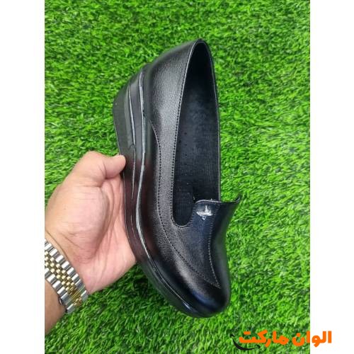 Women's_shoes_for_everyday_and_office_style_with_peak_earrings_comfortable_and_stylish_best-selling