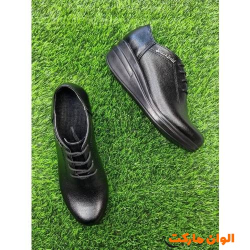 Women's everyday and office shoes with heels, medical-grade, comfortable and lightweight.