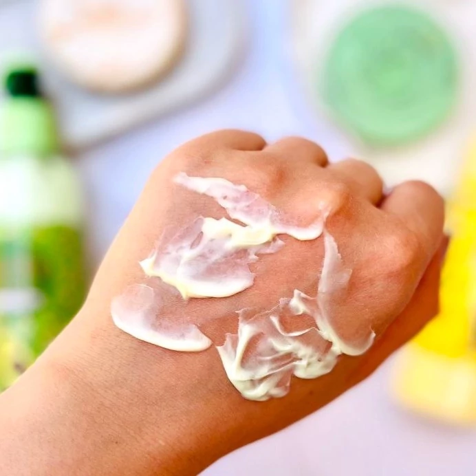 Hand and body cream dispenser code z139